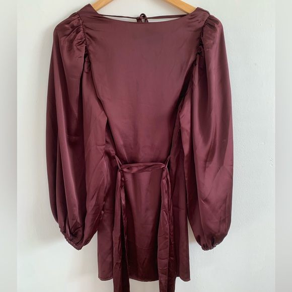 Satin long sleeve dres - Picture 3 of 5